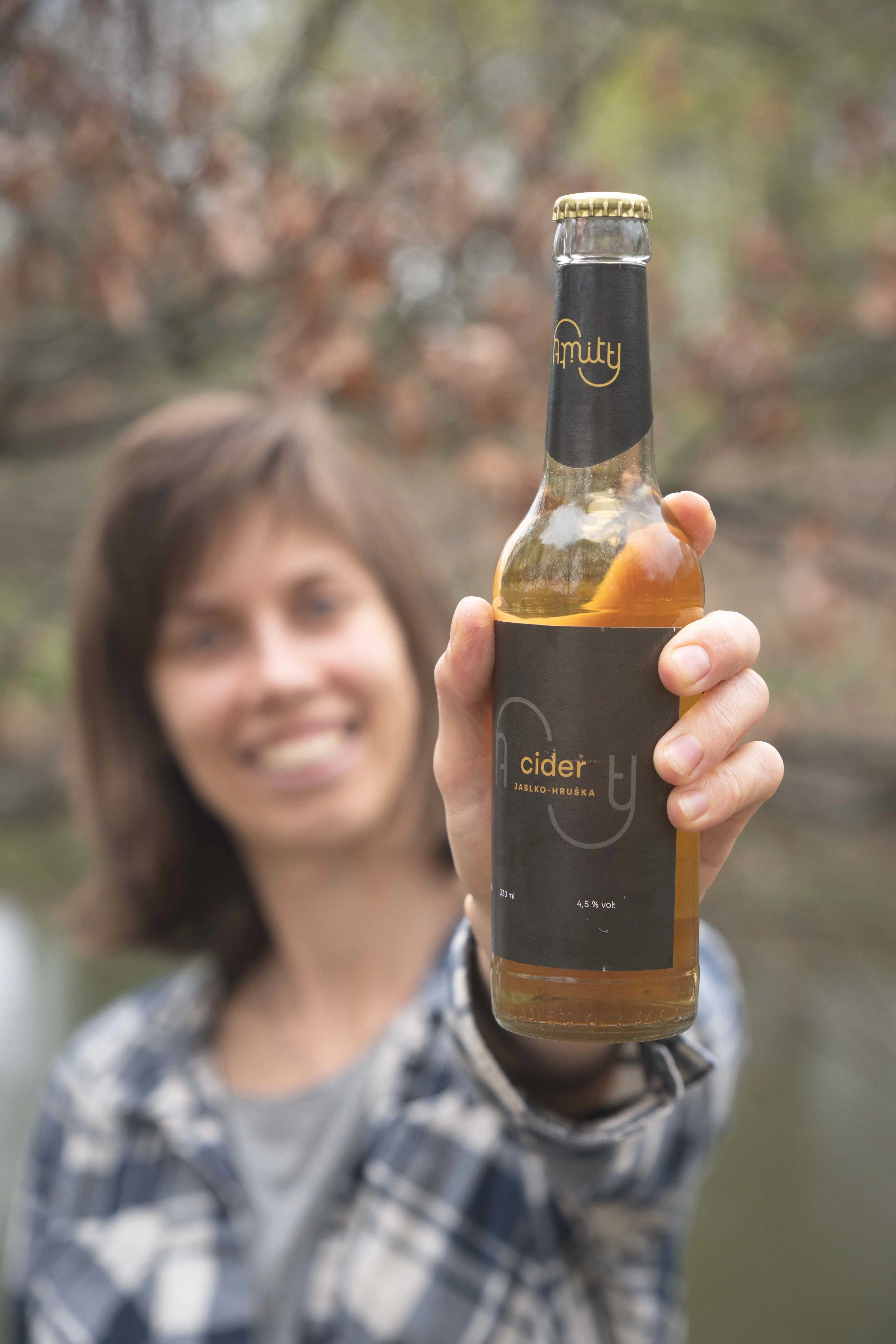 Originál od Amity je polosladký  jablko-hruškový cider z východních Čech. Je to úplně první nápoj, který jsme kdy vytvořili.